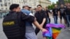 "Я хожу в гей-клуб, а политика отдельно". Чем опасен реестр ЛГБТК-людей в России и можно ли защититься